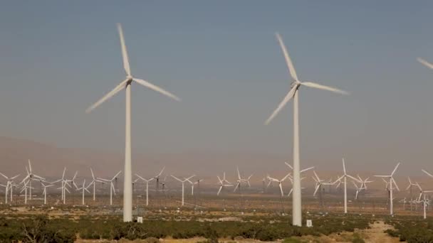 Paisaje Rural Los Molinos Viento Que Corren Juntos — Vídeo de stock