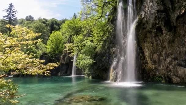 Včas Krásné Vodopády Národním Parku Plitvická Jezera Během Letního Dne — Stock video