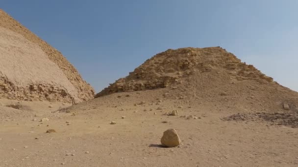 Antigua Pirámide Doblada Dahshur Envejecida Egipto Día Soleado Caliente — Vídeo de stock