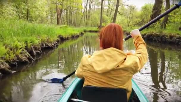 Woman Yellow Coat Kayak River Stunning Nature — Stock Video