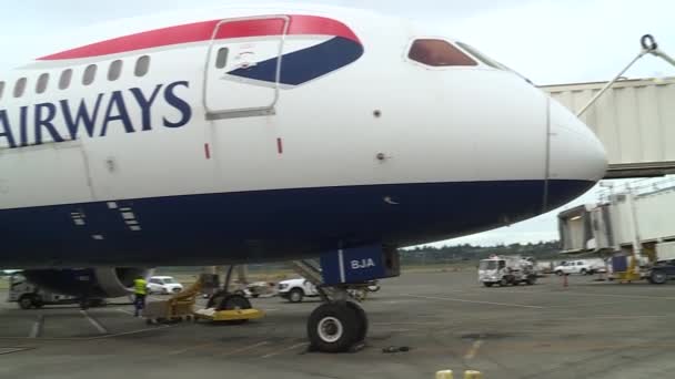 British Airways Plane Getting Ready — Stockvideo