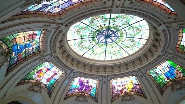 Panning Right Stained Glass Windows Upper Cupola Intendencia Santiago Current — Stock video