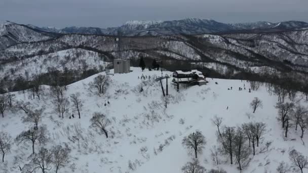 Remontées Mécaniques Emmenant Les Skieurs Sommet Enneigé Montagne Nozawa Onsen — Video