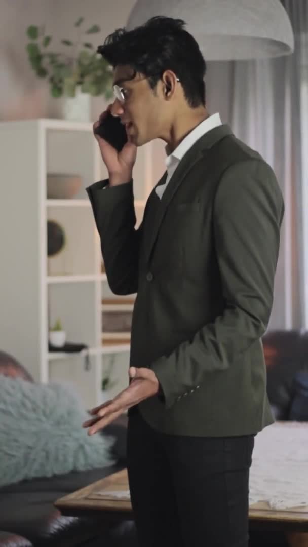 Vertical Professional Young Man Suit Angry Gesticulating Phone — Vídeos de Stock