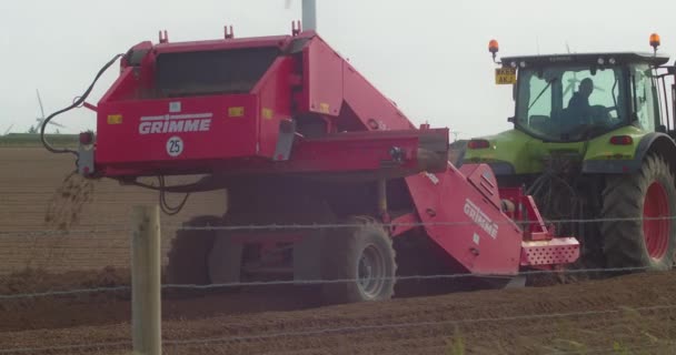 Cornish Farmer Driving Tractor Prepares Harvest Towing Operating Machinery Cultivating — Stockvideo