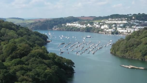 Wide Rising Aerial Reveal River Fowey Reveal Dramatic Cornish Coastline — стоковое видео