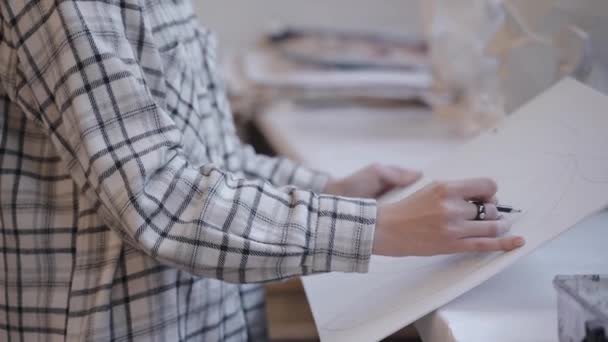 Woman Sketching Pencil Paper Process Making Artistic Draft — Vídeo de stock