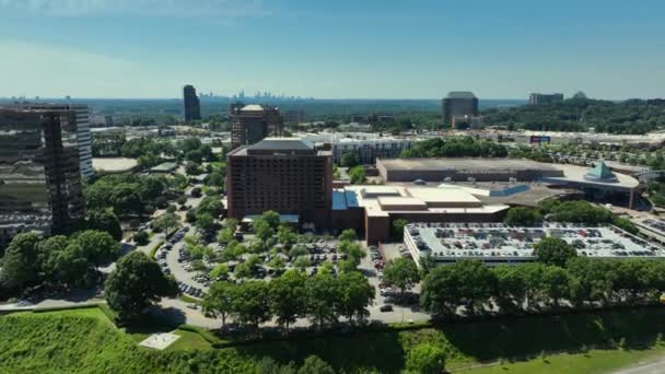 Arka Planda Atlanta Şehrinin Bulunduğu Marietta Georgia Yakınlarındaki Hava Manzaralı — Stok video