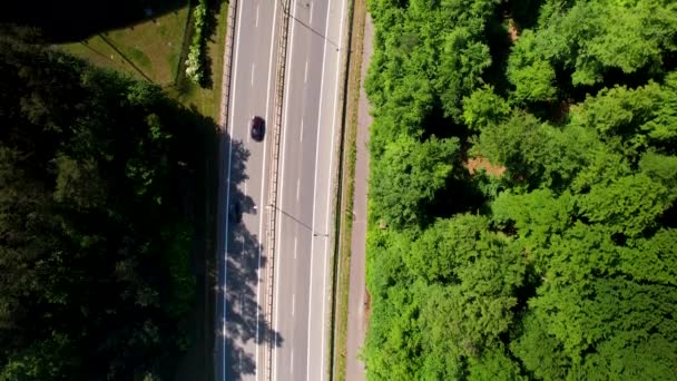 Aerial View Cars Highway Overpass Green Forest Next — Vídeos de Stock