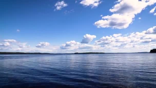Time Lapse Water Lake Finland White Clouds Sliding Boat Passing — Vídeo de Stock