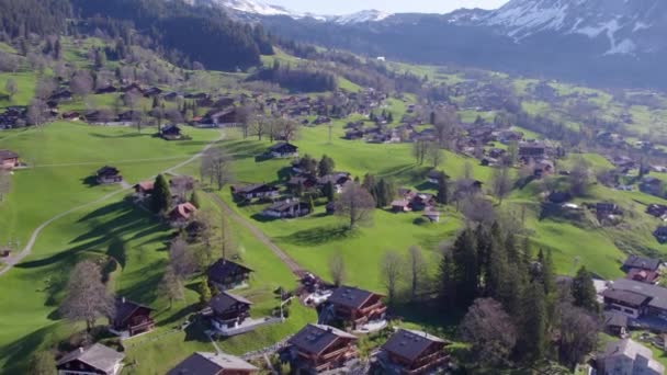 Drone Shot Swiss Town Mountains — Vídeo de Stock