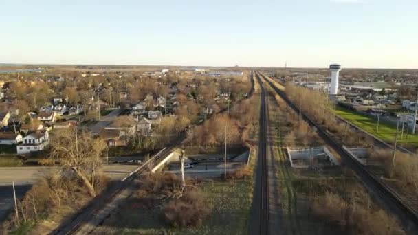 Railroad Tracks Leading Small Midwest Town Usa Aerial View — 비디오