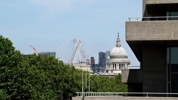 Ulusal Tiyatro Londra Ngiltere Yakınlarındaki Waterloo Köprüsü Nden Paul Katedrali — Stok video