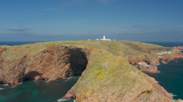 Aerial View Berlengas Rocky Cliffs Coastline Idyllic Natural Landscape Peniche — Stock video