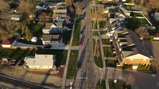 Living Neighborhood Small Midwest Town Aerial Fly View — Vídeo de Stock