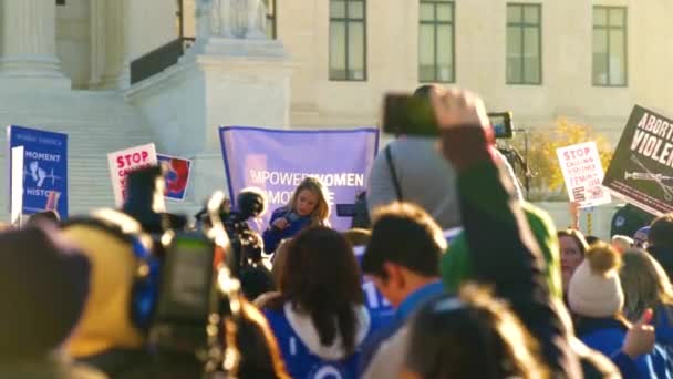 Woman Speaking Crowd Supreme Court — 비디오