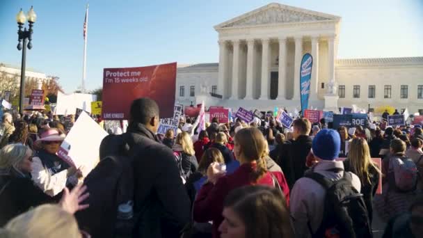 Crowd Demonstrating Supreme Court Buidling Washington — Stockvideo
