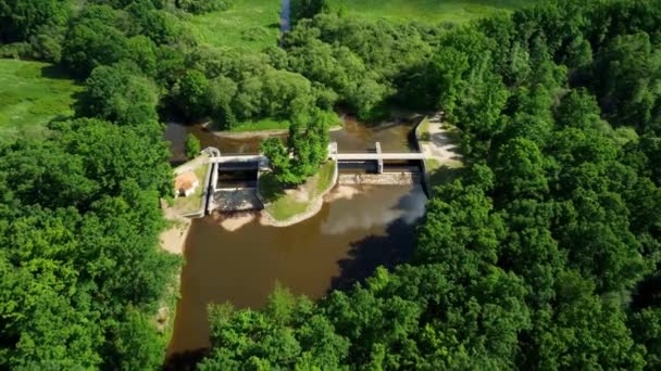 Uitzicht Vanuit Lucht Moderne Waterscheiding Van Verschillende Rivieren Een Beschermd — Stockvideo