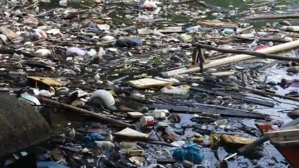 Müll Schwimmt Auf Der Meeresoberfläche Thema Globale Erwärmung Umweltverschmutzung — Stockvideo