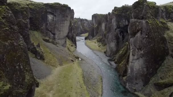 Flying River Massive Walls Majestic Fjadrargljufur Canyon — Stok video