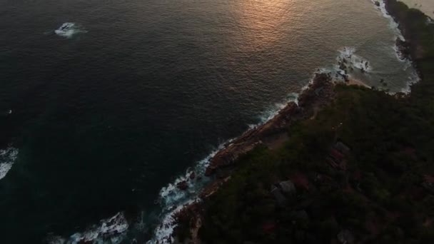Letecký Záběr Západu Slunce Poblíž Pláže Fpv Video Pohled Shora — Stock video
