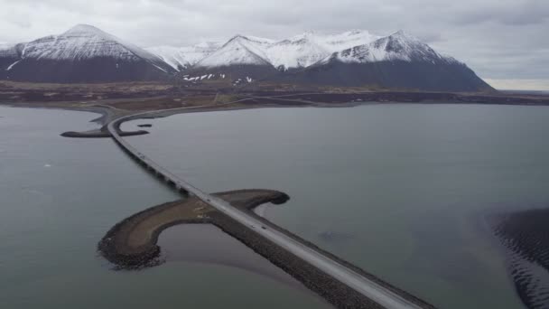 Літаючи Над Мостом Вікінгів Півострова Ісландія — стокове відео