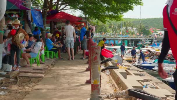 Traditional Fishermen Boats Lined Harbor Duong Dong Town Popular Phu — Vídeos de Stock