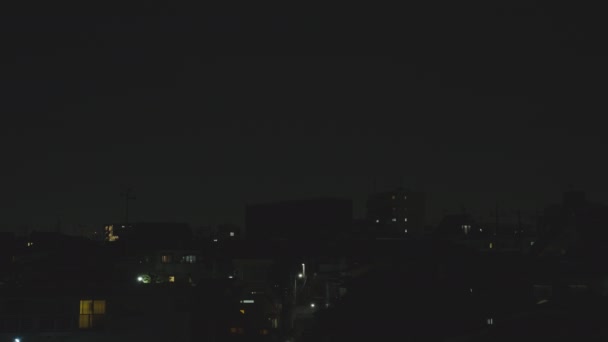 日本东京上空猛烈的夜间雷雨 闪电在夜空中飞舞 — 图库视频影像