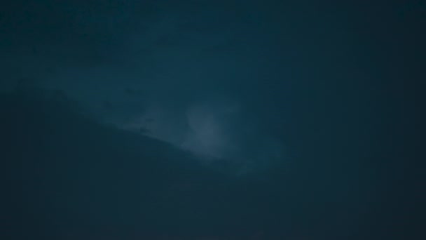 Δραματική Καταιγίδα Και Αστραπή Πίσω Από Σύννεφα Κεραυνού Πάνω Από — Αρχείο Βίντεο