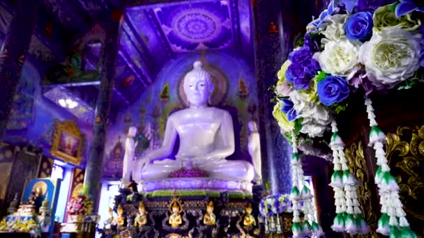 Socha Buddhy Modrém Chrámu Chiang Raie — Stock video