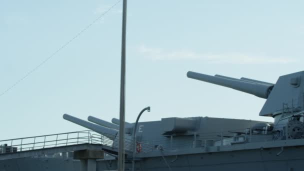 Uss Cañones Acorazado Lado Gris Atardecer — Vídeos de Stock