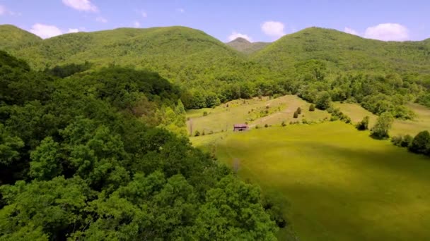 Παλιό Picturesque Barn Κοντά Saltville Βιρτζίνια — Αρχείο Βίντεο