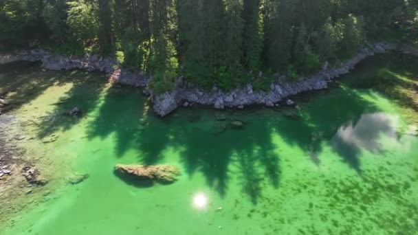Klidný Ranní Výhled Fusine Lake Barevný Letní Východ Slunce Julianských — Stock video