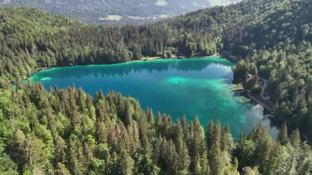 Klidný Ranní Výhled Fusine Lake Barevný Letní Východ Slunce Julianských — Stock video