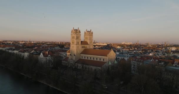 Church Maximilian Stands Out Afternoon Dusk Sunlight Rooftops Munich City — Stockvideo