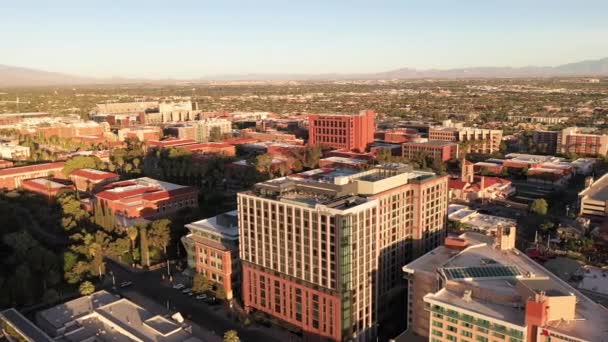 Slow Drone Orbit Tucson Graduate Hotel Marriott Hotel Showing Panorama — ストック動画