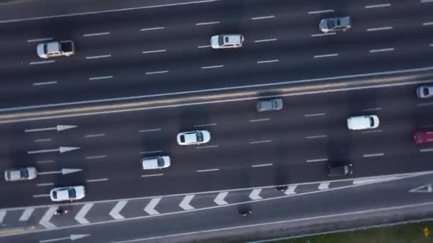 Okrągły Widok Rotacji Samochodów Osobowych Ciężarowych Jadących Autostradą General Paz — Wideo stockowe