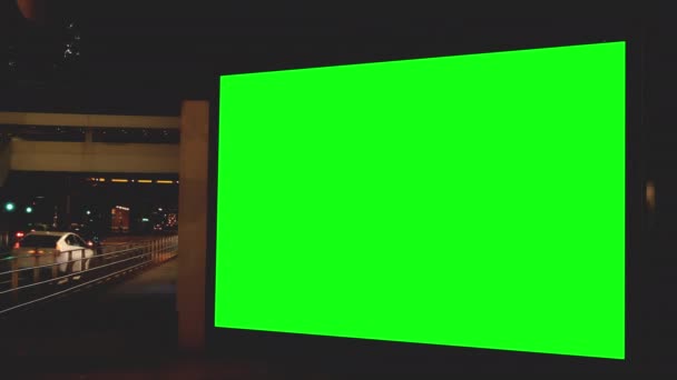 Cartellone Con Schermo Verde Sulla Strada Notte — Video Stock