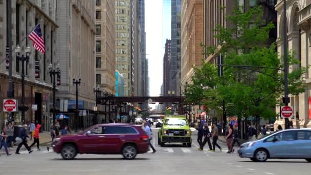 Slow Motion Footage Pedestrians Chicago Downtown — Stock Video