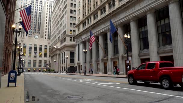 Slow Motion Footage Pedestrians Chicago Downtown — Vídeos de Stock