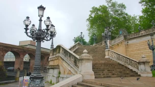 Foto Ángulo Bajo Viejas Escaleras Históricas Que Conducen Parque Montagnola — Vídeo de stock