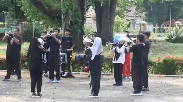 Middelbare Scholieren Oefenen Een Fanfare Stad Muara Bungo Jambi Indonesië — Stockvideo