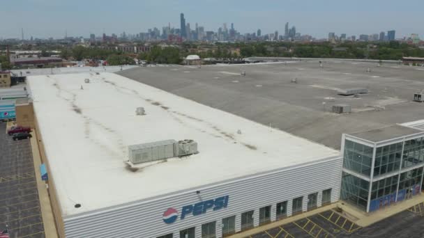 Drone Onthult Pepsi Warehouse Building Hete Zomerdag Chicago City Skyline — Stockvideo