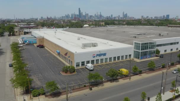 Wide Fixed Aerial View Pepsi Warehouse Summer Afternoon — Vídeo de Stock