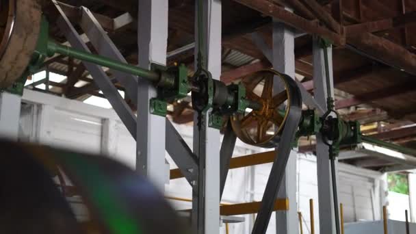 Σημάδι Στο Εργοστάσιο Καφέ Παλιά Μηχανή Επεξεργασίας Καφέ Στην Κόστα — Αρχείο Βίντεο