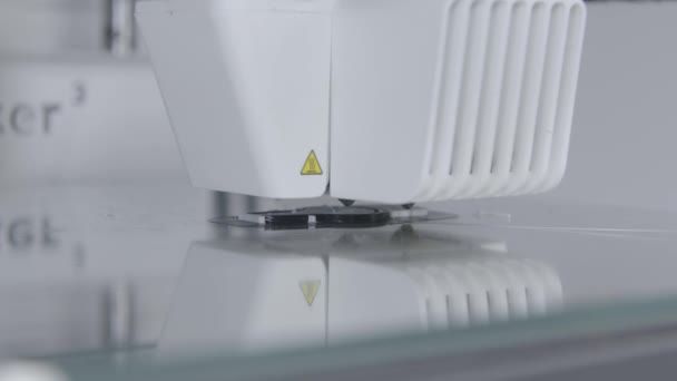 Printer Aan Het Werk Vervaardigt Een Object Innovatieve Technologie — Stockvideo