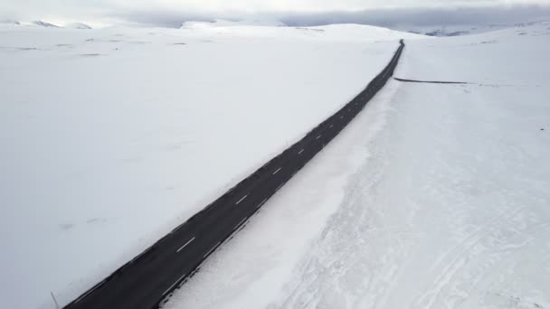 Iceland Scenic Highway Cuts Frozen Countryside Seydisfjordur Egilsstadir — Video