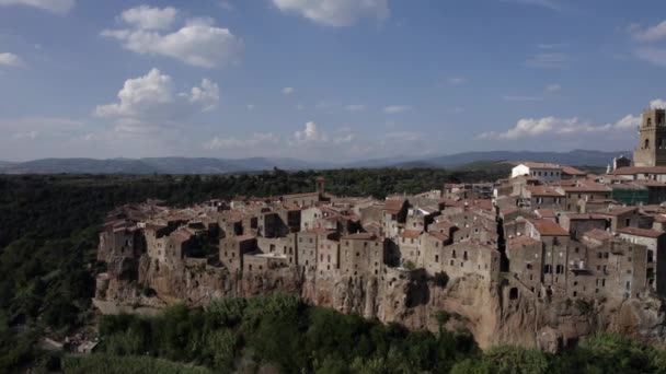 Shot Slider Side Birds Eye Descripción Drone Video Side Pitigliano — Vídeo de stock