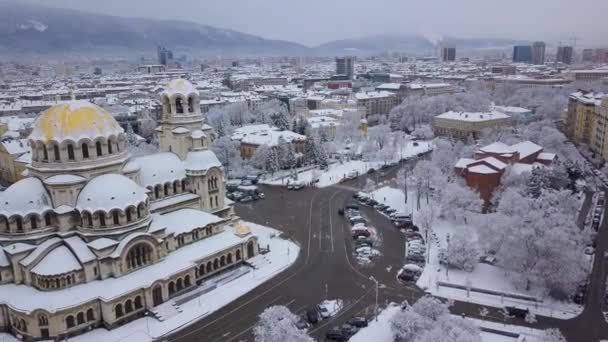 在索菲亚的冬季亚历山大涅夫斯基大教堂用无人机拍摄 — 图库视频影像