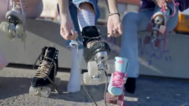 Close Frontal View Girls Tying Laces Roller Skates Face — Stock videók